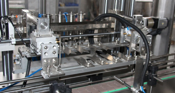 Bottle Clamping Device Bottle Clamping Device
